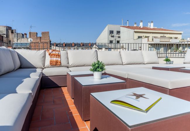 Appartement in Barcelona - Family DELUXE amplio piso con terraza y piscina en Barcelona centro Appartement in Barcelona - Family DELUXE amplio piso con terraza y piscina en Barcelona centro