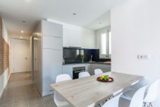 Appartement in Barcelona - Family DELUXE amplio piso con terraza y piscina en Barcelona centro