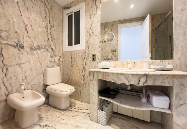 Appartement in Barcelona - Piso en alquiler con gran terraza privada, junto Passeig de Gracia, Barcelona centro Appartement in Barcelona - Piso en alquiler con gran terraza privada, junto Passeig de Gracia, Barcelona centro