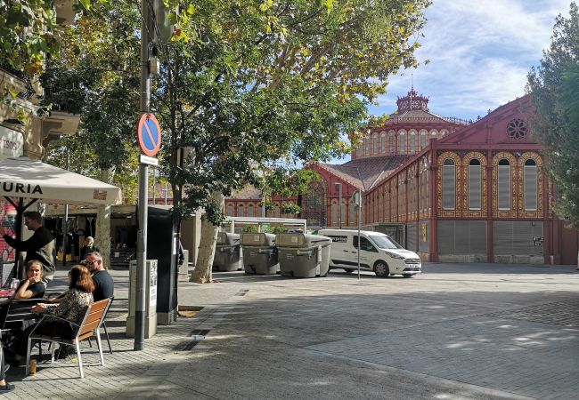 Appartement in Barcelona - SANT ANTONI, piso bonito, tranquilo y muy bien situado en Barcelona centro. Appartement in Barcelona - SANT ANTONI, piso bonito, tranquilo y muy bien situado en Barcelona centro.