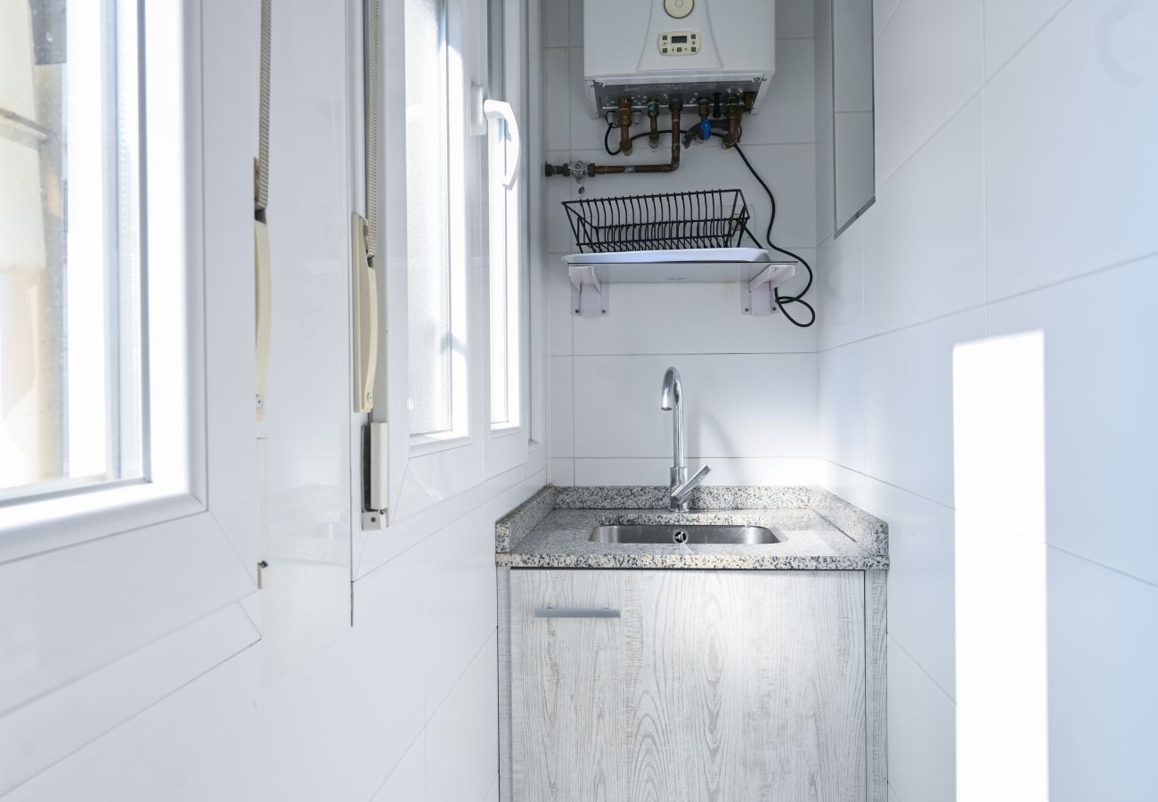 Studio in Madrid - Paseo de las Acacias 11, 5º L Studio in Madrid - Paseo de las Acacias 11, 5º L