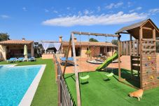 Finca in Llubi - Son Sitges 139 acogedora finca con piscina privada, zona infantil, terraza y barbacoa