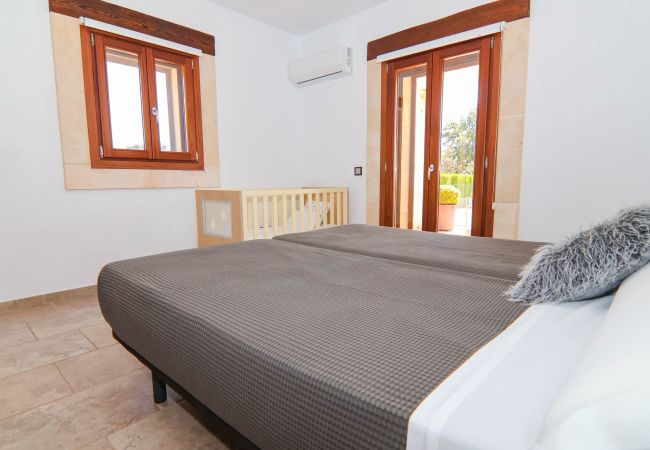 Finca in Sa Pobla - Rey del Campo 140 lujosa villa con piscina privada, aire acondicionado, jardín y zona barbacoa Finca in Sa Pobla - Rey del Campo 140 lujosa villa con piscina privada, aire acondicionado, jardín y zona barbacoa