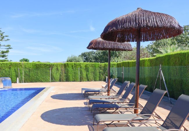 Finca in Sa Pobla - Rey del Campo 140 lujosa villa con piscina privada, aire acondicionado, jardín y zona barbacoa Finca in Sa Pobla - Rey del Campo 140 lujosa villa con piscina privada, aire acondicionado, jardín y zona barbacoa