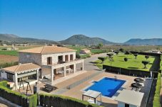Finca in Sa Pobla - Rey del Campo 140 lujosa villa con piscina privada, aire acondicionado, jardín y zona barbacoa