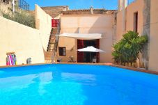 Huis in Petra - Es Forn 229 acogedora casa de pueblo con piscina privada, terraza y WiFi