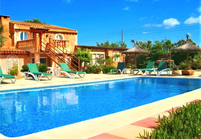  in Campos - Can Bril 409 finca rústica con piscina privada, terraza, jardín y WiFi