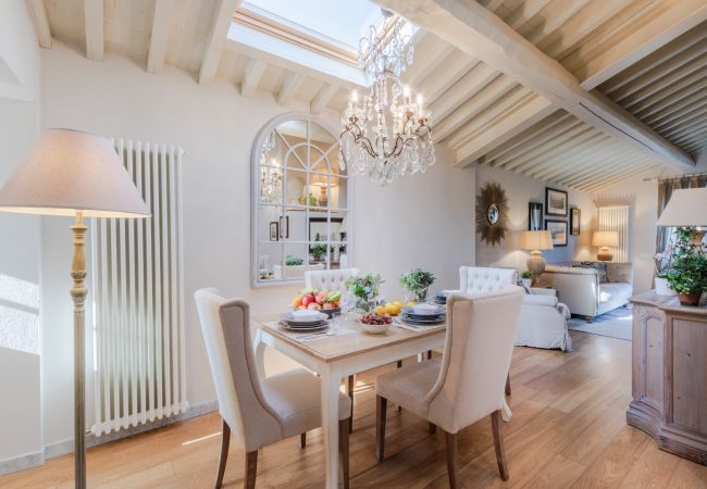 Appartement in Lucca - Unwind Yourself on a Panoramic Terrace inside Lucca Appartement in Lucca - Unwind Yourself on a Panoramic Terrace inside Lucca