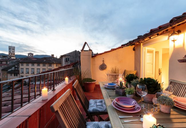  in Lucca - PANORAMIC TERRACE PENTHOUSE inside the Walls of Lucca
