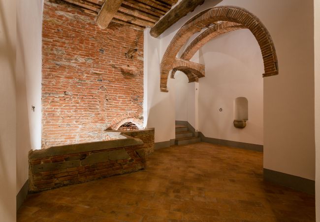 Appartement in Lucca - A Toproof Penthouse Apartment with Elevator and Private Garden Inside the Walls Appartement in Lucca - A Toproof Penthouse Apartment with Elevator and Private Garden Inside the Walls