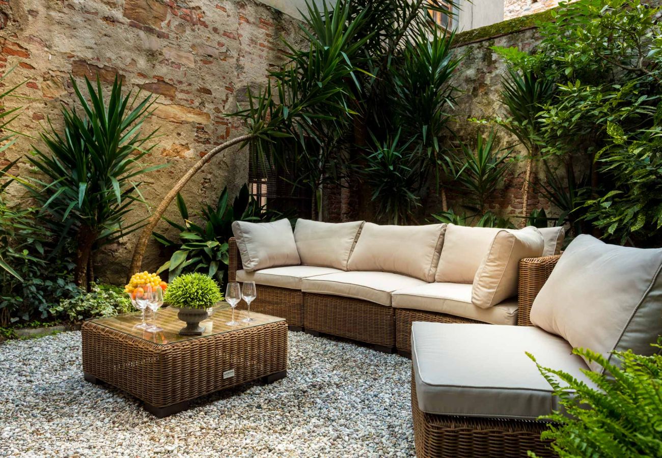 Appartement in Lucca - A Toproof Penthouse Apartment with Elevator and Private Garden Inside the Walls Appartement in Lucca - A Toproof Penthouse Apartment with Elevator and Private Garden Inside the Walls