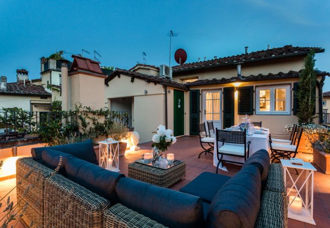 Appartement in Lucca - Flourish Apartment with Grand Terrace inside Lucca City Centre Appartement in Lucca - Flourish Apartment with Grand Terrace inside Lucca City Centre