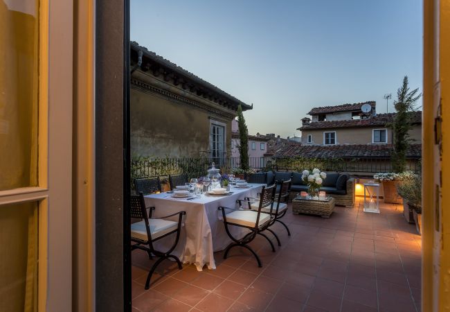 Appartement in Lucca - Flourish Apartment with Grand Terrace inside Lucca City Centre Appartement in Lucca - Flourish Apartment with Grand Terrace inside Lucca City Centre