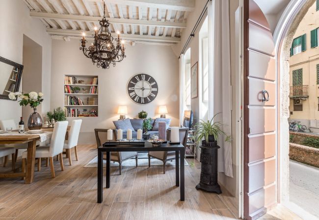 Appartement in Lucca - Modern comfort in Lucca's Picturesque Canal District Appartement in Lucca - Modern comfort in Lucca's Picturesque Canal District