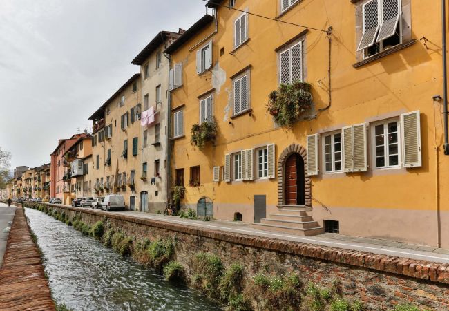Appartement in Lucca - Modern comfort in Lucca's Picturesque Canal District Appartement in Lucca - Modern comfort in Lucca's Picturesque Canal District