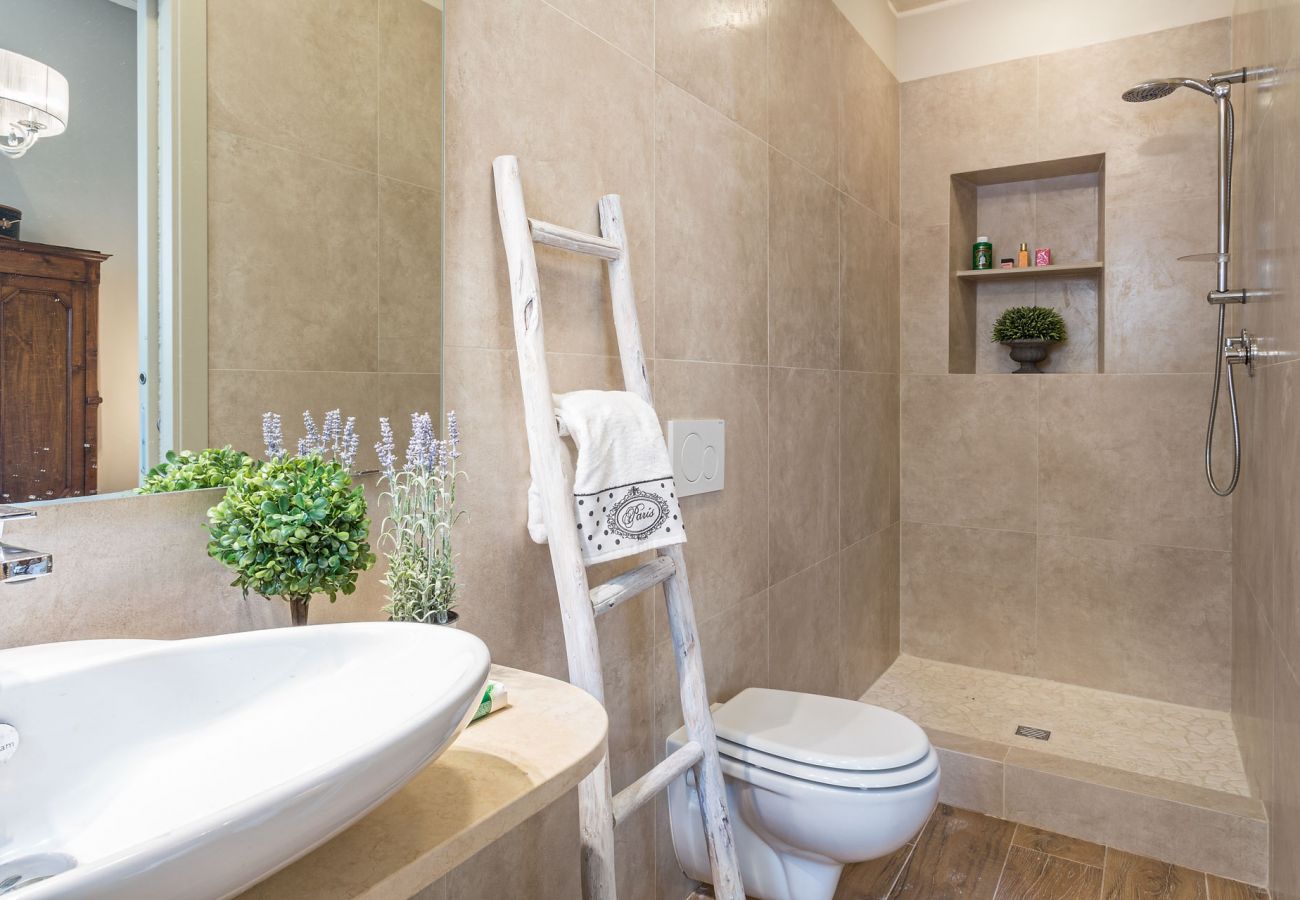 Appartement in Lucca - Modern comfort in Lucca's Picturesque Canal District Appartement in Lucca - Modern comfort in Lucca's Picturesque Canal District