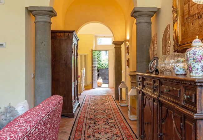 Appartement in Lucca - Spacious Ground Floor Apartment with Private Garden Inside the Walls of Lucca Appartement in Lucca - Spacious Ground Floor Apartment with Private Garden Inside the Walls of Lucca