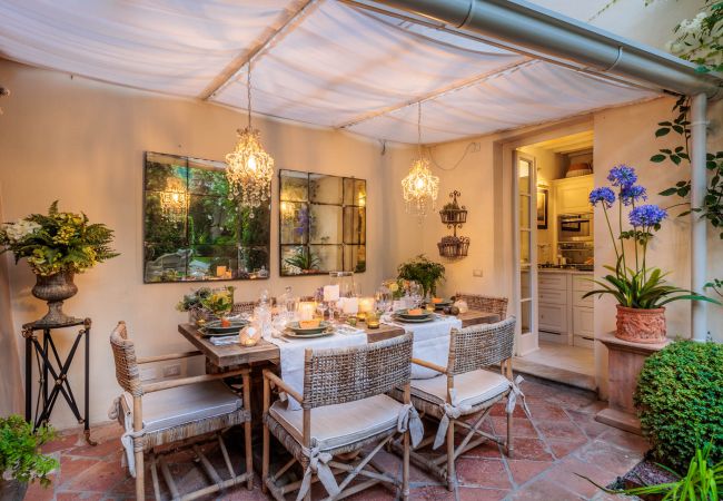 Appartement in Lucca - LA CASINA Luxury Home inside the Walls of Lucca with Garden, A/c, Wifi Appartement in Lucca - LA CASINA Luxury Home inside the Walls of Lucca with Garden, A/c, Wifi