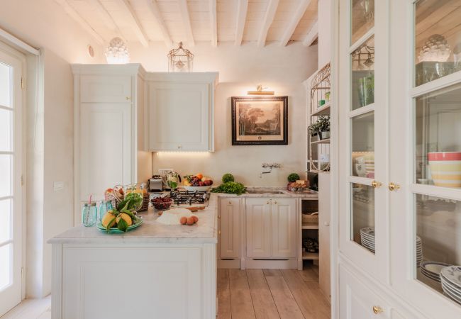 Appartement in Lucca - LA CASINA Luxury Home inside the Walls of Lucca with Garden, A/c, Wifi Appartement in Lucca - LA CASINA Luxury Home inside the Walls of Lucca with Garden, A/c, Wifi