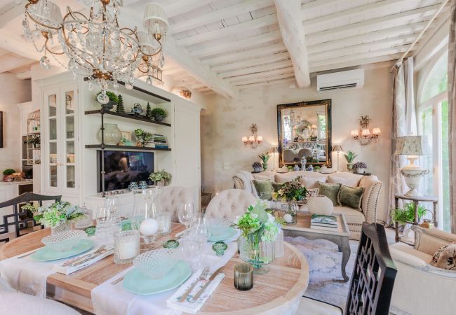 Appartement in Lucca - LA CASINA Luxury Home inside the Walls of Lucca with Garden, A/c, Wifi Appartement in Lucca - LA CASINA Luxury Home inside the Walls of Lucca with Garden, A/c, Wifi
