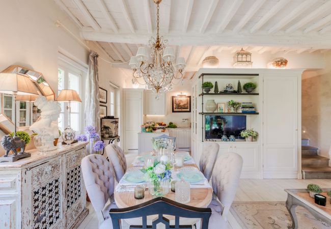 Appartement in Lucca - LA CASINA Luxury Home inside the Walls of Lucca with Garden, A/c, Wifi Appartement in Lucca - LA CASINA Luxury Home inside the Walls of Lucca with Garden, A/c, Wifi