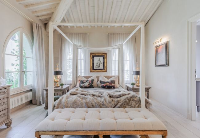 Appartement in Lucca - LA CASINA Luxury Home inside the Walls of Lucca with Garden, A/c, Wifi Appartement in Lucca - LA CASINA Luxury Home inside the Walls of Lucca with Garden, A/c, Wifi