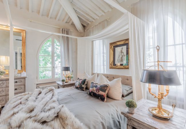 Appartement in Lucca - LA CASINA Luxury Home inside the Walls of Lucca with Garden, A/c, Wifi Appartement in Lucca - LA CASINA Luxury Home inside the Walls of Lucca with Garden, A/c, Wifi