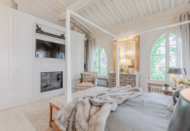 Appartement in Lucca - LA CASINA Luxury Home inside the Walls of Lucca with Garden, A/c, Wifi Appartement in Lucca - LA CASINA Luxury Home inside the Walls of Lucca with Garden, A/c, Wifi