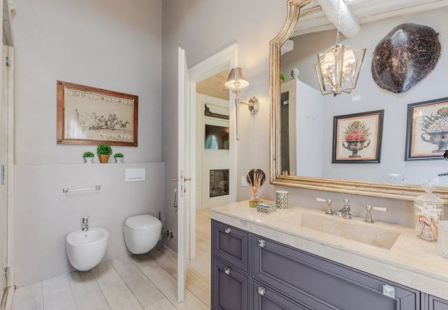 Appartement in Lucca - LA CASINA Luxury Home inside the Walls of Lucca with Garden, A/c, Wifi Appartement in Lucca - LA CASINA Luxury Home inside the Walls of Lucca with Garden, A/c, Wifi