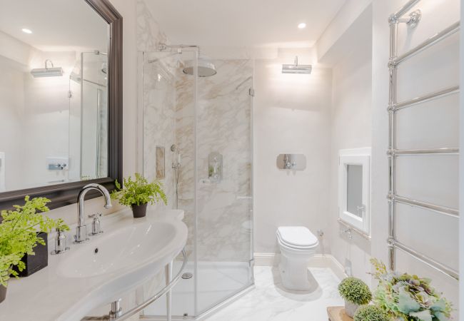 Appartement in Lucca - LA CASINA Luxury Home inside the Walls of Lucca with Garden, A/c, Wifi Appartement in Lucca - LA CASINA Luxury Home inside the Walls of Lucca with Garden, A/c, Wifi