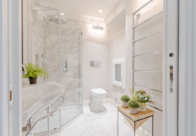 Appartement in Lucca - LA CASINA Luxury Home inside the Walls of Lucca with Garden, A/c, Wifi Appartement in Lucca - LA CASINA Luxury Home inside the Walls of Lucca with Garden, A/c, Wifi