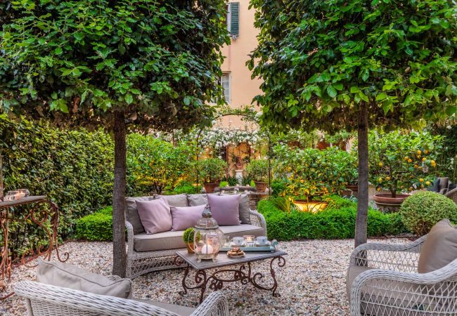 Appartement in Lucca - LA CASINA Luxury Home inside the Walls of Lucca with Garden, A/c, Wifi Appartement in Lucca - LA CASINA Luxury Home inside the Walls of Lucca with Garden, A/c, Wifi