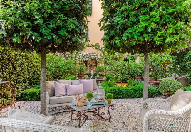 Appartement in Lucca - LA CASINA Luxury Home inside the Walls of Lucca with Garden, A/c, Wifi Appartement in Lucca - LA CASINA Luxury Home inside the Walls of Lucca with Garden, A/c, Wifi