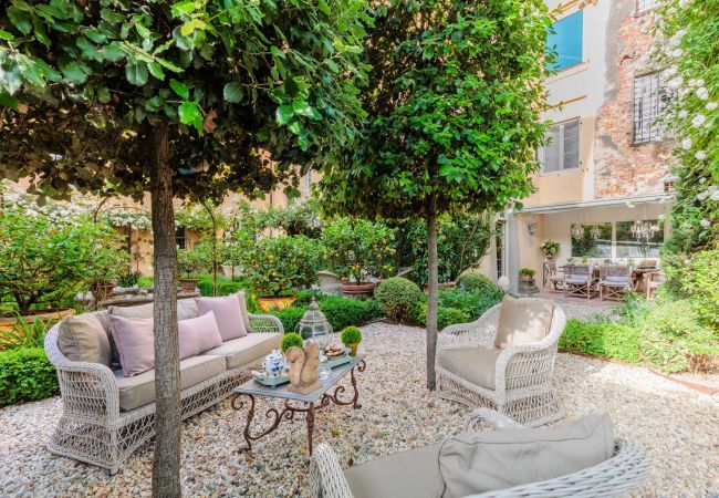 Appartement in Lucca - LA CASINA Luxury Home inside the Walls of Lucca with Garden, A/c, Wifi Appartement in Lucca - LA CASINA Luxury Home inside the Walls of Lucca with Garden, A/c, Wifi