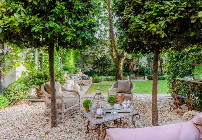 Appartement in Lucca - LA CASINA Luxury Home inside the Walls of Lucca with Garden, A/c, Wifi Appartement in Lucca - LA CASINA Luxury Home inside the Walls of Lucca with Garden, A/c, Wifi