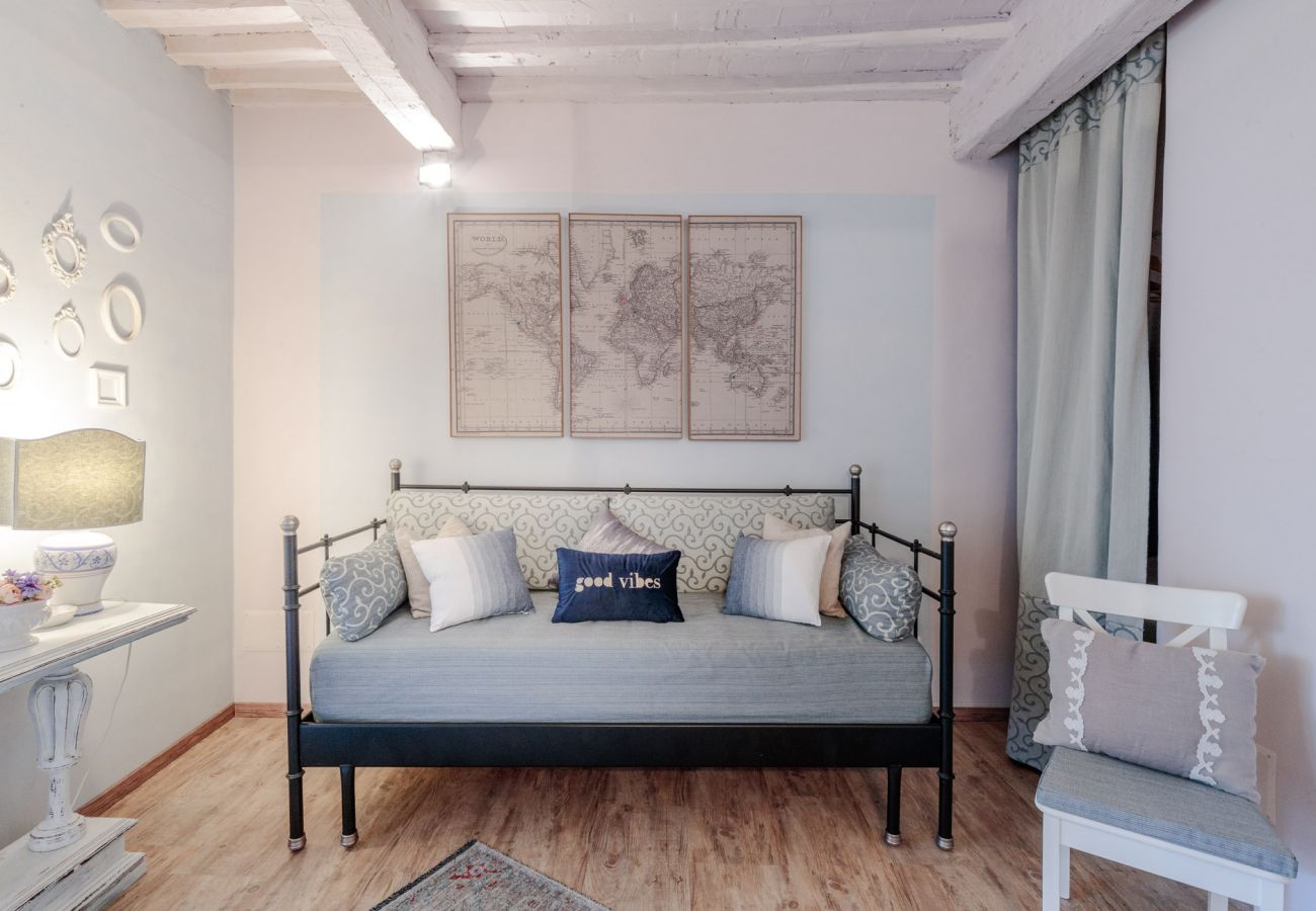 Appartement in Lucca - Convenient Home close to Train Station and Parking Appartement in Lucca - Convenient Home close to Train Station and Parking