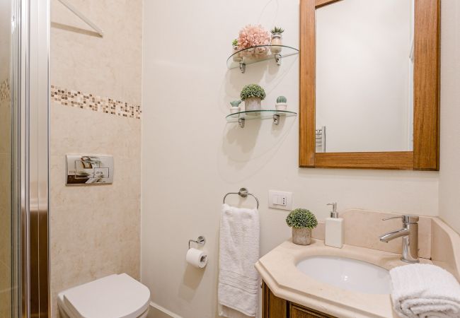 Appartement in Lucca - 2 Bedrooms 2 Bathrooms Romantic Apartment with Terrace and Parking in Lucca Appartement in Lucca - 2 Bedrooms 2 Bathrooms Romantic Apartment with Terrace and Parking in Lucca