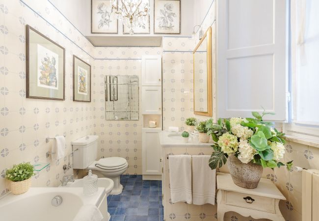 Appartement in Lucca - Romantic LUCCA apartment With View Over a Church Appartement in Lucca - Romantic LUCCA apartment With View Over a Church