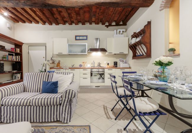 Appartement in Lucca - Stylish Smart Ground Floor Apartment inside Lucca Appartement in Lucca - Stylish Smart Ground Floor Apartment inside Lucca