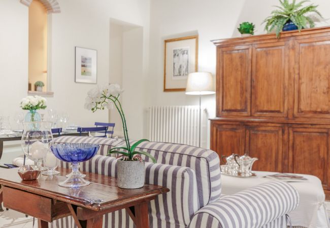 Appartement in Lucca - Stylish Smart Ground Floor Apartment inside Lucca Appartement in Lucca - Stylish Smart Ground Floor Apartment inside Lucca