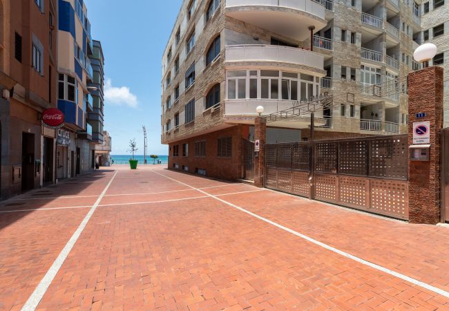 Huis in Las Palmas de Gran Canaria - Surf Beach Canteras & Parking By CanariasGetaway  Huis in Las Palmas de Gran Canaria - Surf Beach Canteras & Parking By CanariasGetaway