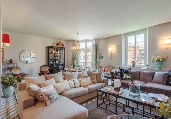  in Lucca - PUCCINI PENTHOUSE with Terrace inside Lucca