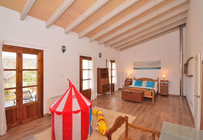 Huis in Muro - Casa de Pueblo 015 con piscina privada, jardín, terraza, barbacoa y WiFi Huis in Muro - Casa de Pueblo 015 con piscina privada, jardín, terraza, barbacoa y WiFi