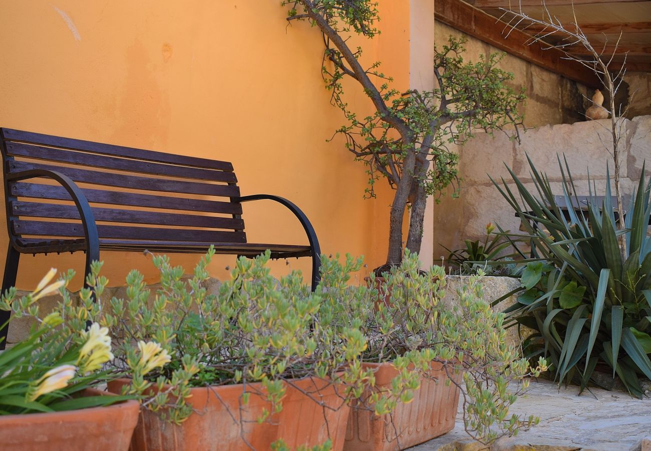 Huis in Muro - Casa de Pueblo 015 con piscina privada, jardín, terraza, barbacoa y WiFi Huis in Muro - Casa de Pueblo 015 con piscina privada, jardín, terraza, barbacoa y WiFi