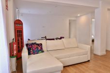 Appartement in Madrid - MADRID RIO - PALACIO REAL- HOSPITAL 12 OCTUBRE -3 ROOMS - 2 BATHROOMS