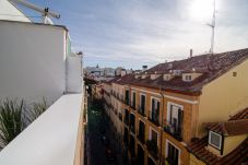 Appartement in Madrid - Ático - Terraza 15m2 - CHUECA- 4 PAX