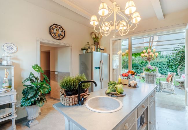 Villa in Montecarlo - VILLA GIANNA, the Secret Interior Designer's Private Retreat with Pool Villa in Montecarlo - VILLA GIANNA, the Secret Interior Designer's Private Retreat with Pool