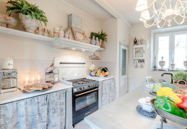 Villa in Montecarlo - VILLA GIANNA, the Secret Interior Designer's Private Retreat with Pool Villa in Montecarlo - VILLA GIANNA, the Secret Interior Designer's Private Retreat with Pool