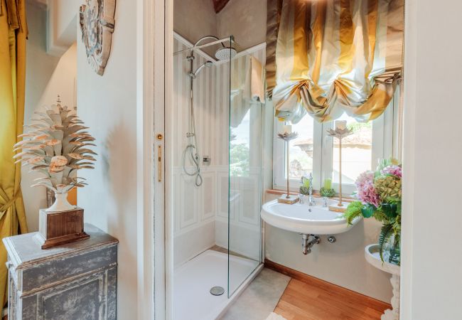 Villa in Montecarlo - VILLA GIANNA, the Secret Interior Designer's Private Retreat with Pool Villa in Montecarlo - VILLA GIANNA, the Secret Interior Designer's Private Retreat with Pool