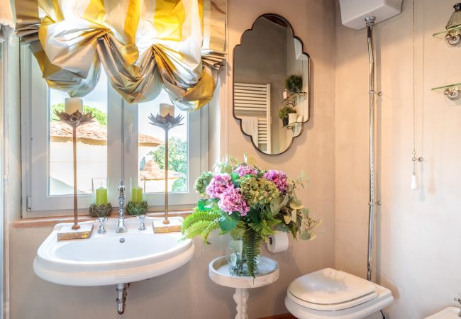 Villa in Montecarlo - VILLA GIANNA, the Secret Interior Designer's Private Retreat with Pool Villa in Montecarlo - VILLA GIANNA, the Secret Interior Designer's Private Retreat with Pool